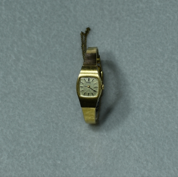 Vintage Pulsar Gold Tone Quartz Watch with Security Chain - Picture 4 of 11